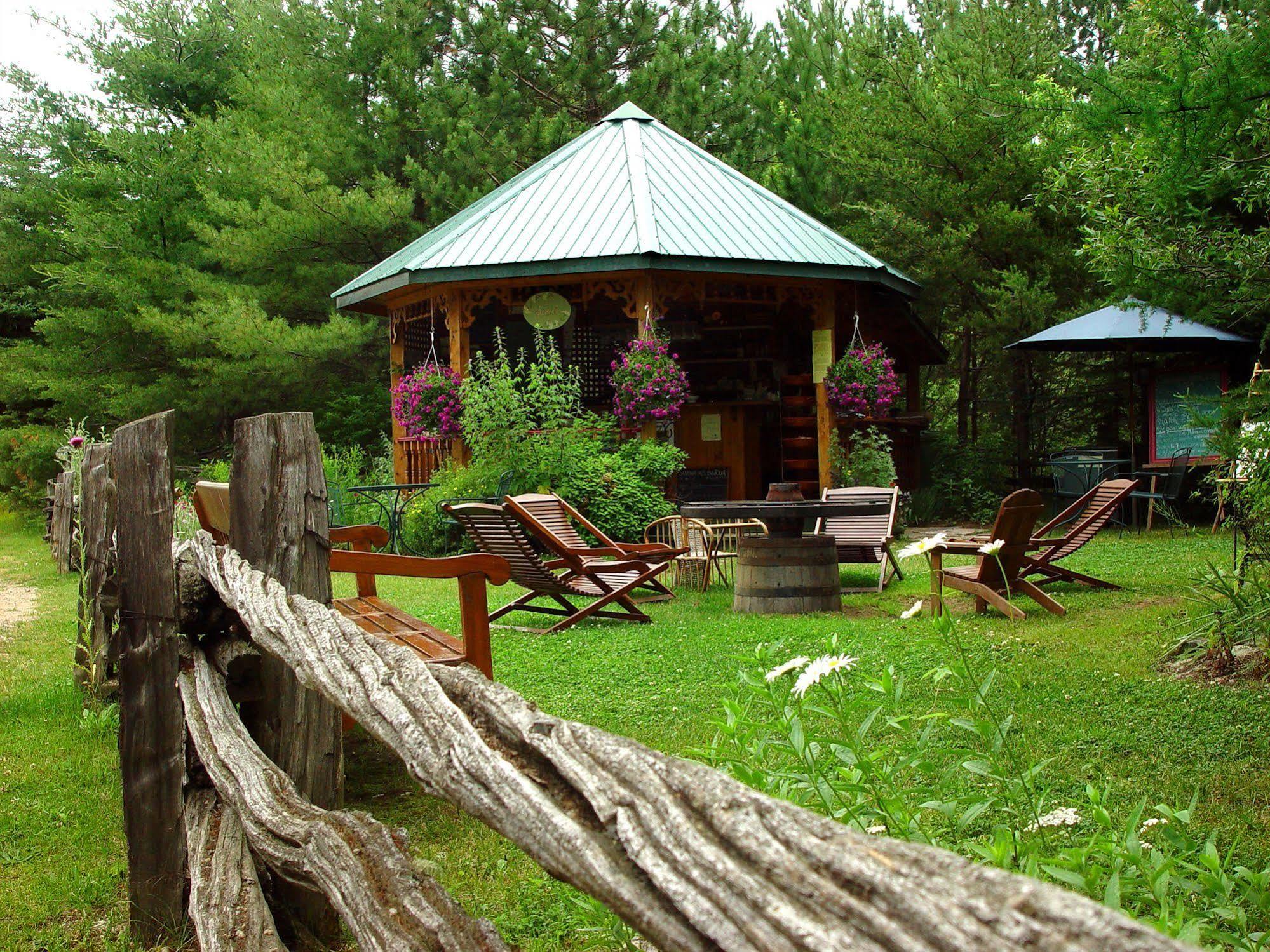 Jardins De L'Achillee Millefeuille Bed & Breakfast La Conception Bagian luar foto